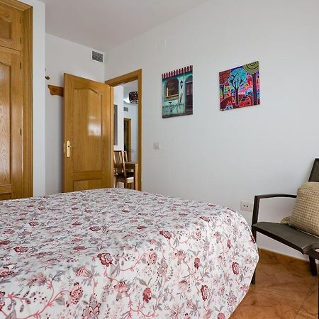 Relaxing Beach Apartment In Fuengirola Parking Extérieur photo