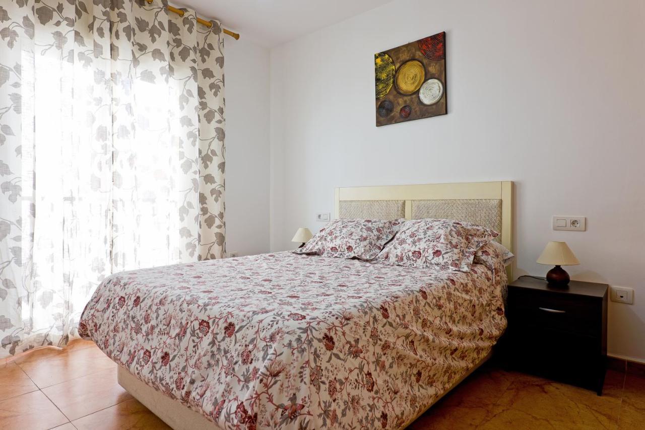 Relaxing Beach Apartment In Fuengirola Parking Extérieur photo