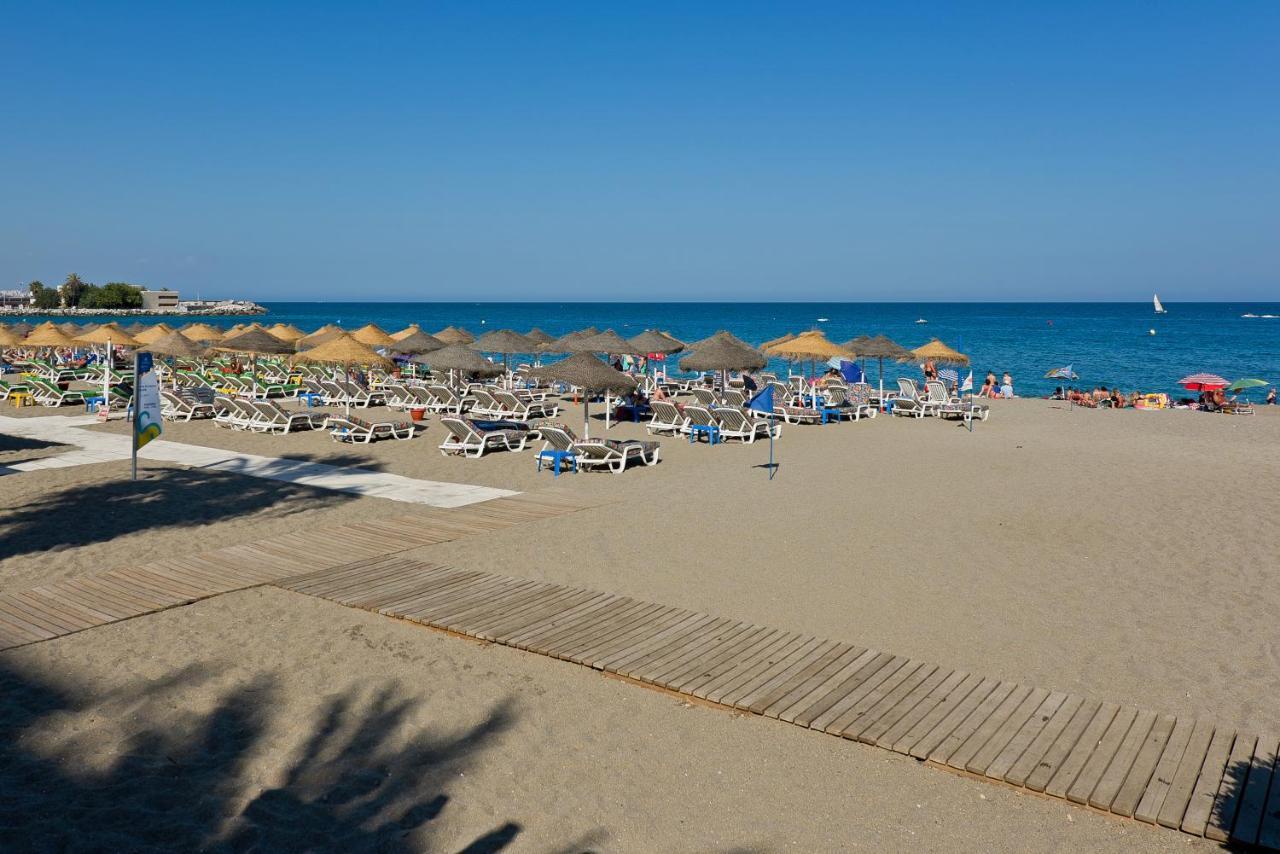 Relaxing Beach Apartment In Fuengirola Parking Extérieur photo