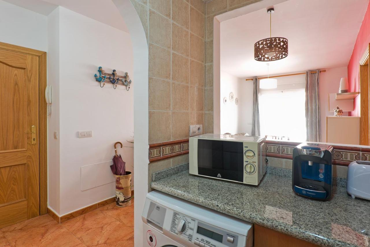 Relaxing Beach Apartment In Fuengirola Parking Extérieur photo