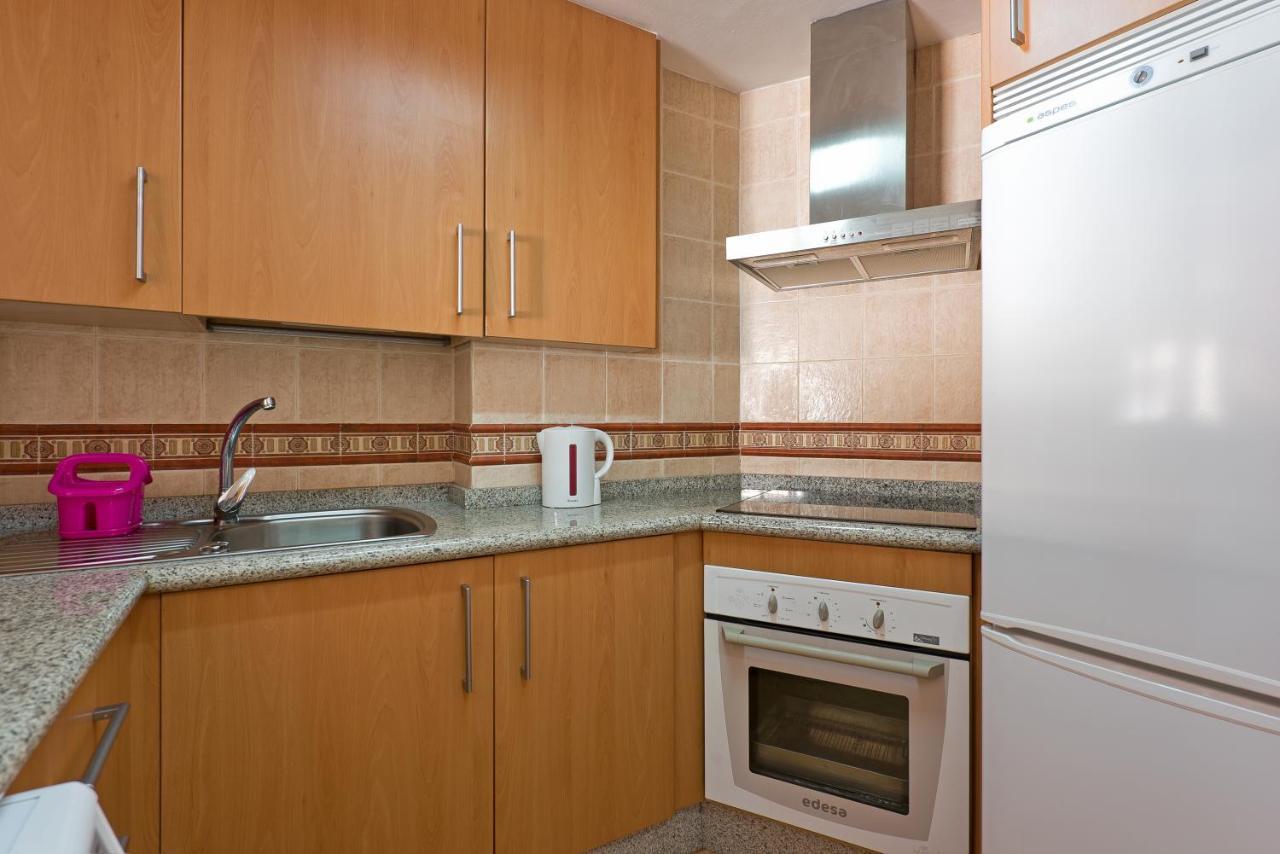 Relaxing Beach Apartment In Fuengirola Parking Extérieur photo