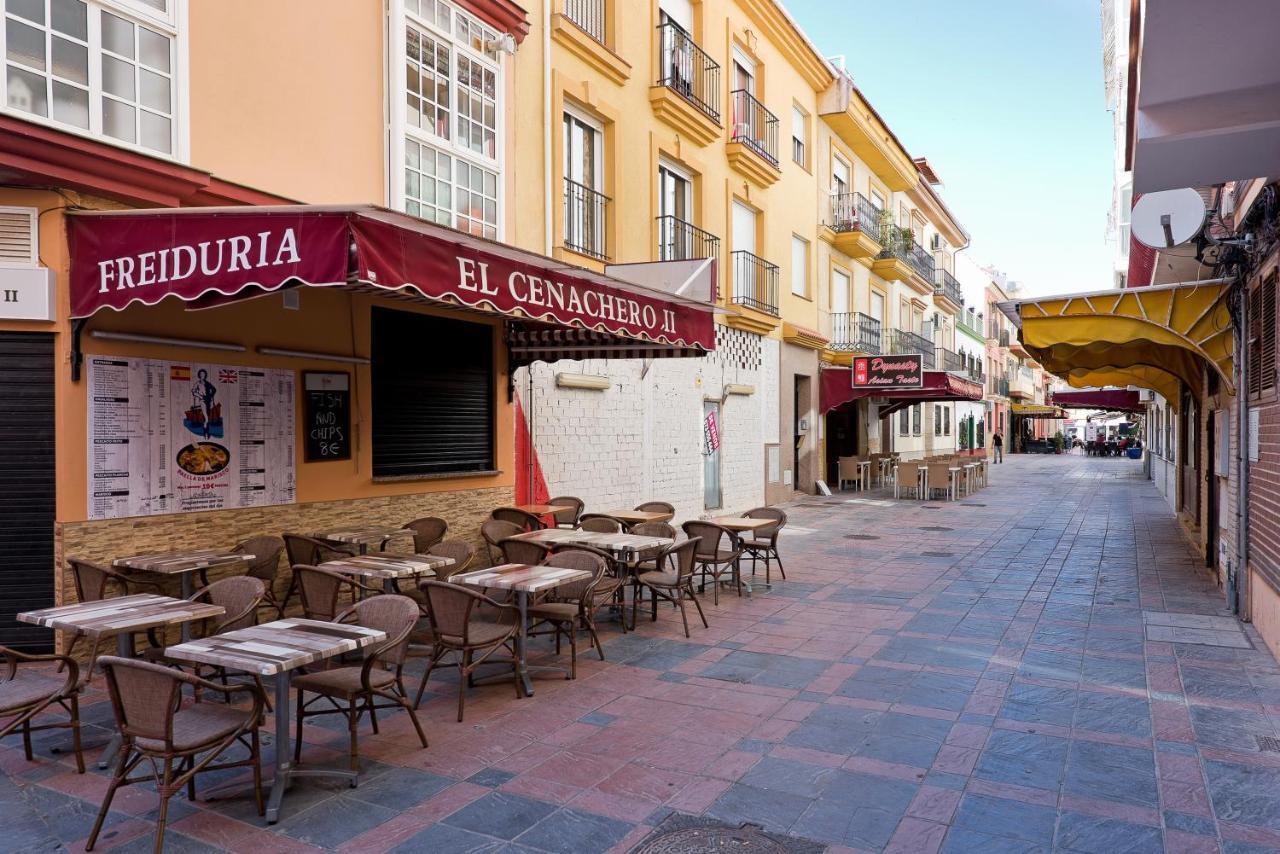 Relaxing Beach Apartment In Fuengirola Parking Extérieur photo