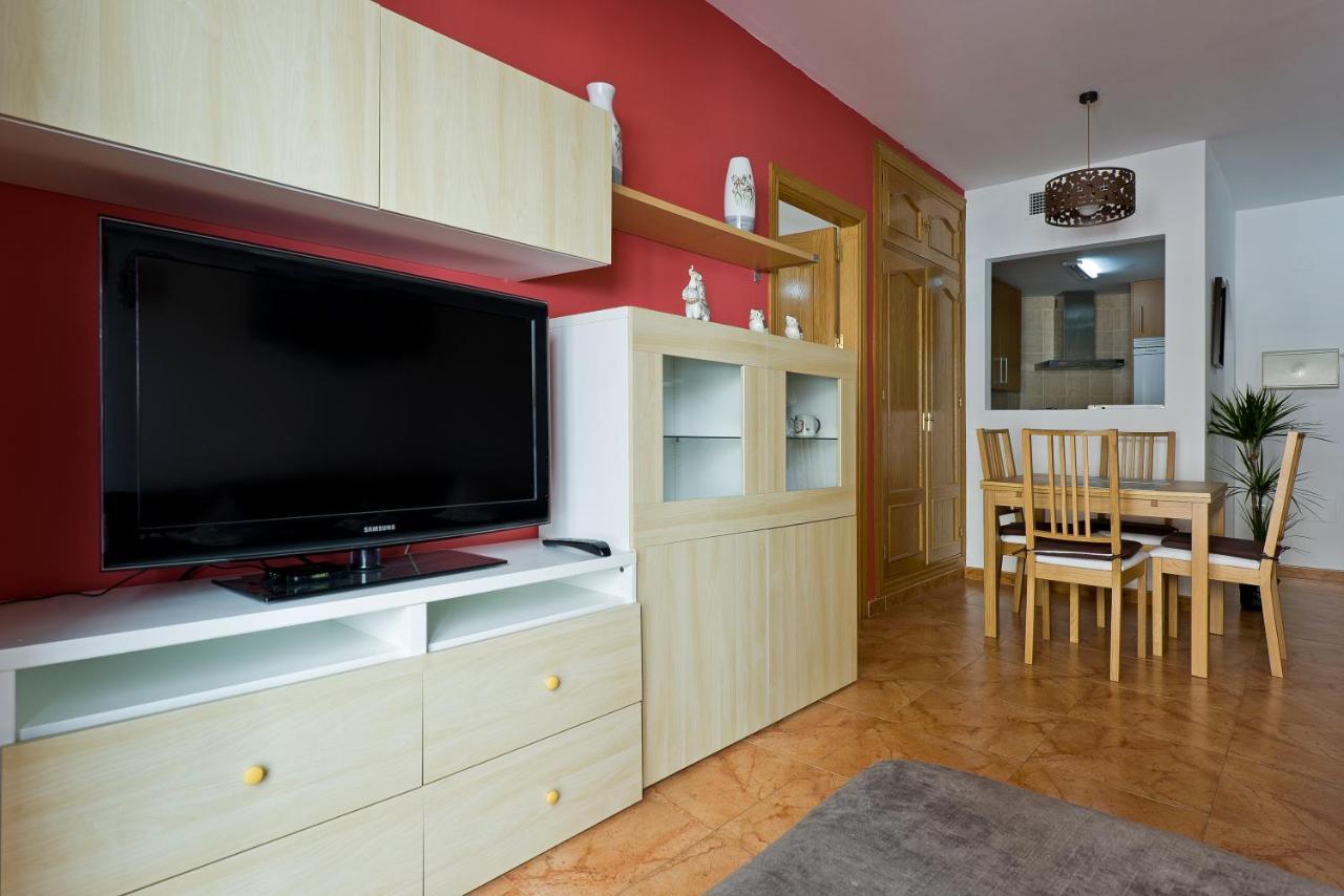 Relaxing Beach Apartment In Fuengirola Parking Extérieur photo